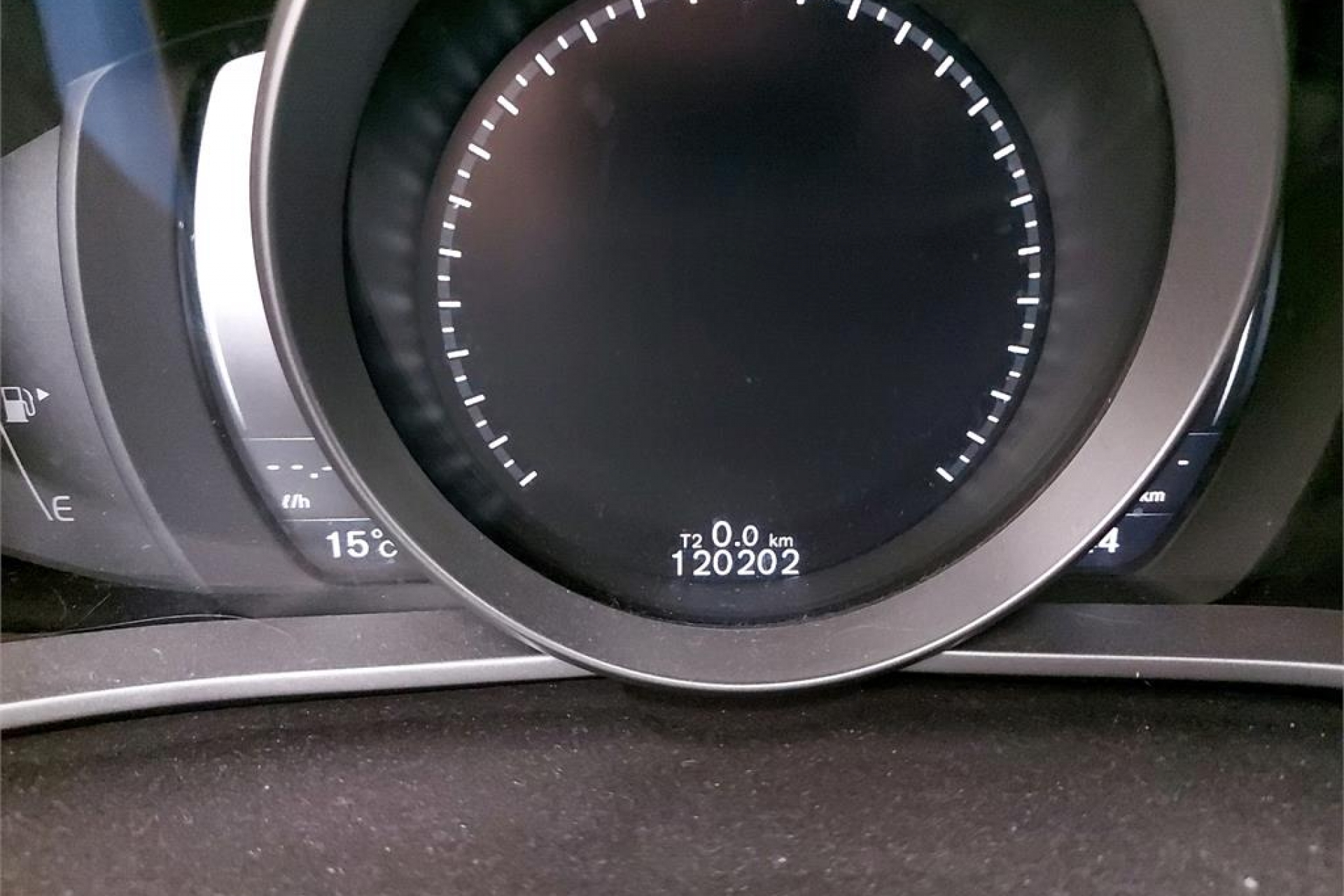 Volvo V40 2.0 D2  Geartronic INSCRIPTION EXCLUSIVE 120KS FULL-LED VIRTUAL COCKPIT Navigacija Parktronic Kamera MAX-VOLL -New Modell 2018-