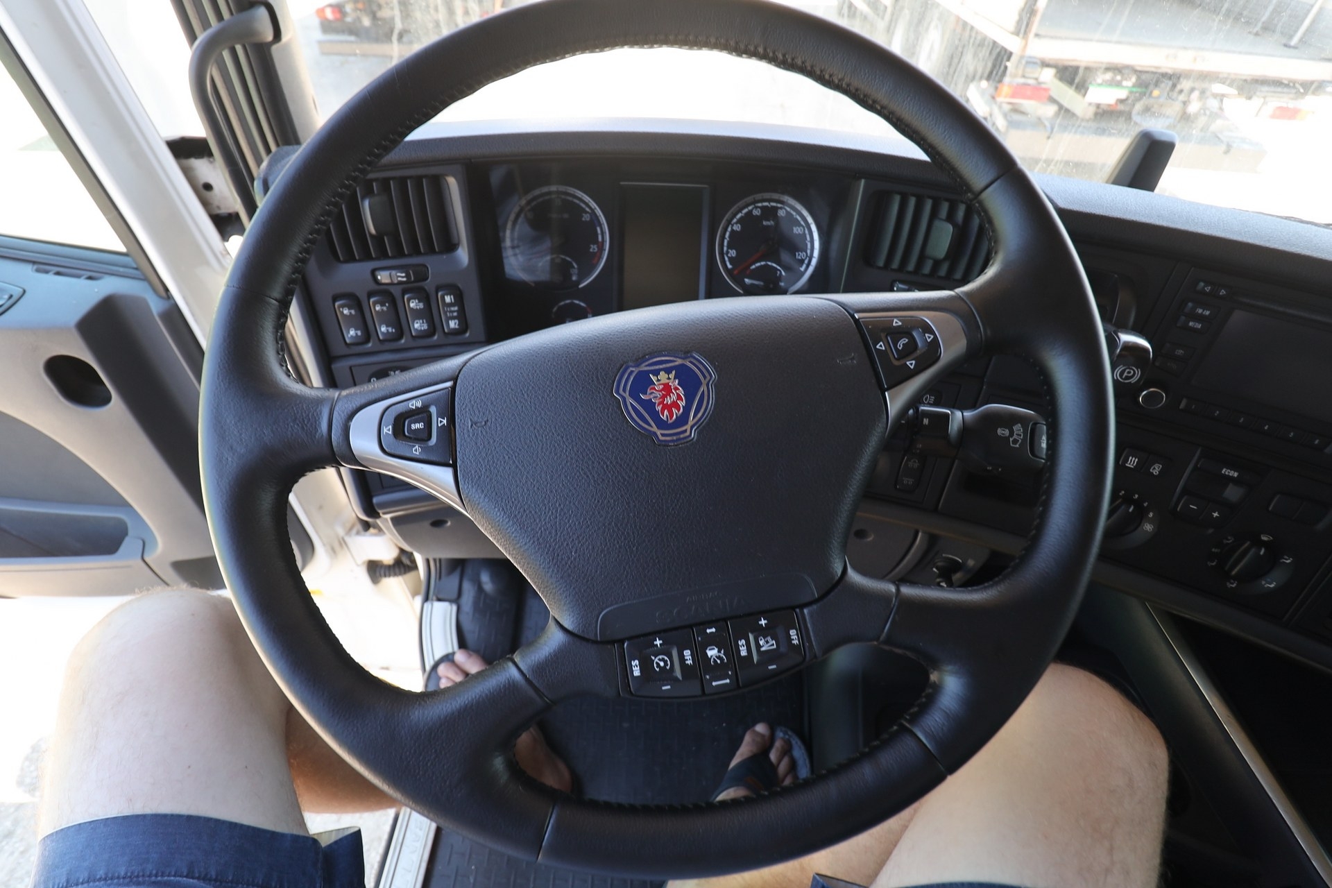 LKW Scania R490 STREAMLINE Automatik BDF Retarder THERMO KING Navigacija DVD  MAX-VOLL -New Modell 2015-