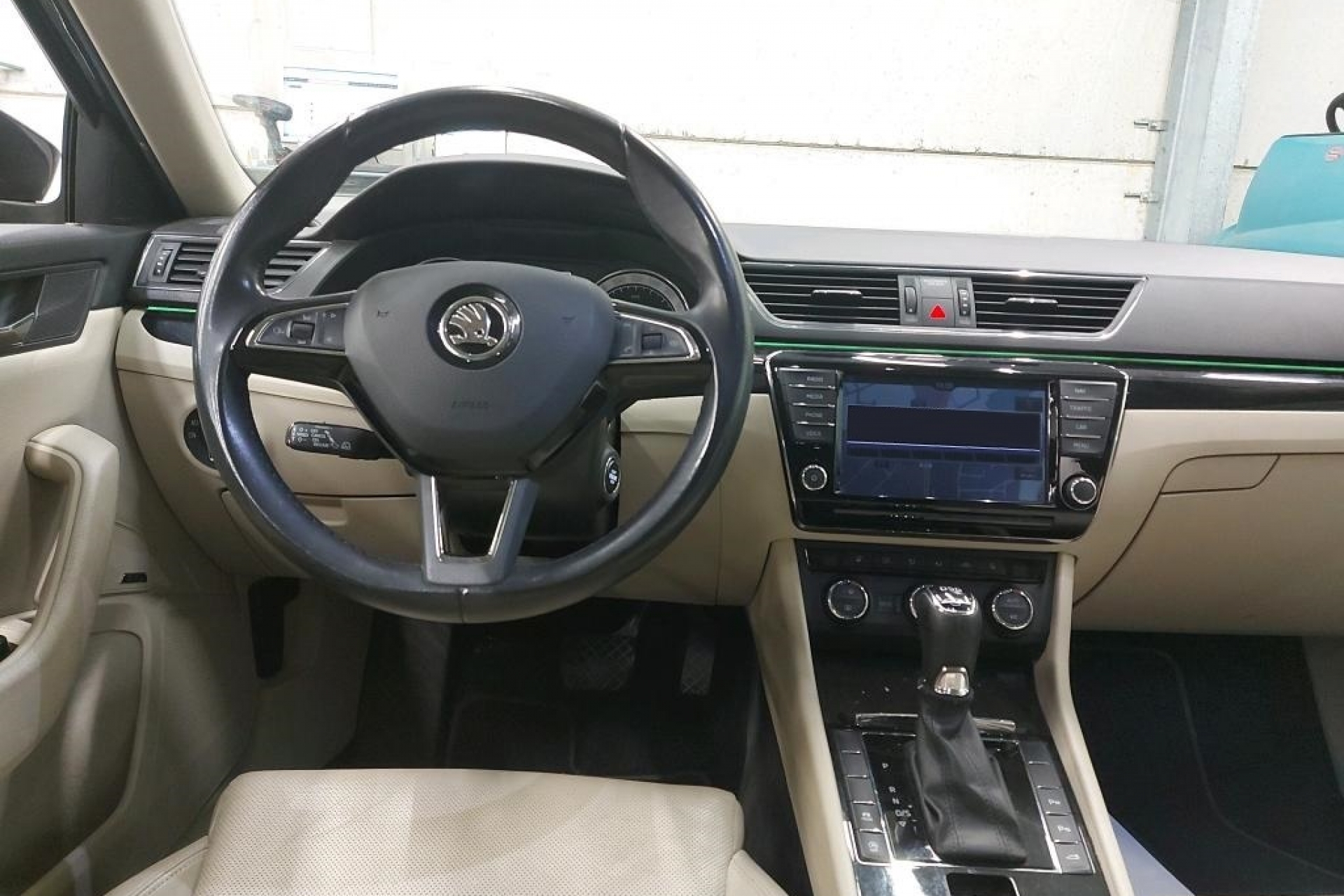 Škoda Superb 2.0 TDI 150 KS DSG-Tiptronik Laurin&Klement Bi-Xenon+LED Navigacija Kamera ParkAssist ACC-System Max-Voll New Modell 2018