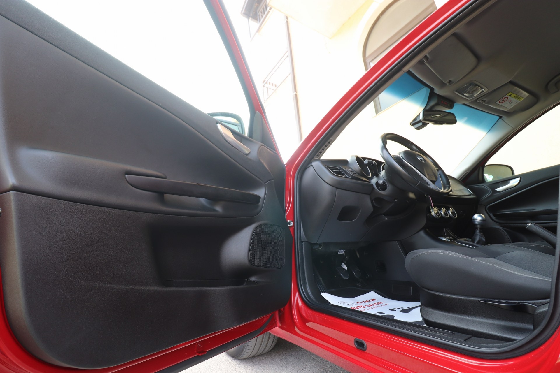 Alfa Romeo Giulietta 1.6 JTDM Super Sportpaket Plus Bi-Xenon+LED Navigacija Parktronic MAX-VOLL 88 kW-120 KS -New Modell 2018-FACELIFT