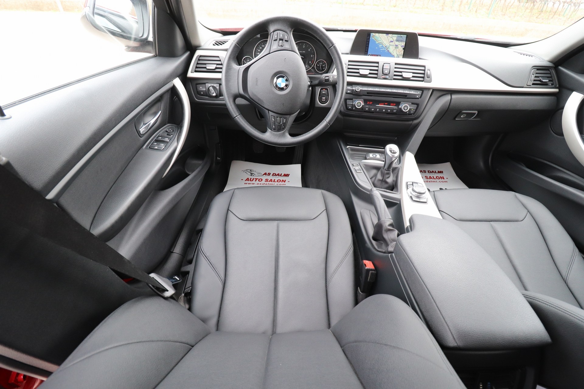 BMW 318 D F30 INDIVIDUAL Sportpaket Plus Edition Exclusive Navigacija Parktronic Max-VOLL Bi-Xenon+LED 100 kW-136 KS New Modell 2015