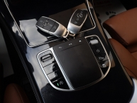 Mercedes-Benz GLC 220d 4Matic 9G-Tronic 194 KS 3xAMG LINE NIGHT PAKET FULL-LED AIRMATIC Kamera ParkAssist FACELIFT