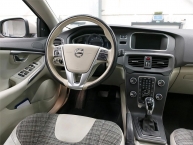 Volvo V40 2.0 D2  Geartronic MOMENTUM SPORT FULL-LED VIRTUAL COCKPIT Navigacija Parktronic ACC-System 120KS MAX-VOLL -New Modell 2018-