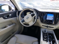 Volvo XC60 2.0 B4 AWD 197KS Geartronic Inscription FULL-LED VIRTUAL COCKPIT PANORAMA Navigacija Kamera 2xParktronic ACC-System Modell 2022