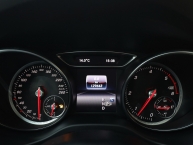 Mercedes-Benz GLA 200 2.2 D 4Matic 7G-Tronic 3xAMG LINE FULL-LED PANORAMA Kamera Park Assist FACELIFT Max-Voll