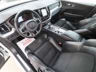 Volvo XC60 2.0 D4 AWD 4x4 Automatik-Geartronic 3xR-Design Exclusive Plus Virtual Cockpit Navigacija 2xParktronic Kamera Panorama ACC-System 190 KS MAX-VOLL -New Modell 2019-