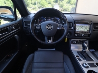 Volkswagen Touareg 3.0 CR TDI 4Motion Tiptronik 3xR-LINE Exclusive FULL-LED PANORAMA 2xParktronic Kamera 360° Navi DVD ACC-System -193kW-262KS Max-VOll -New Modell 2018- FACELIFT